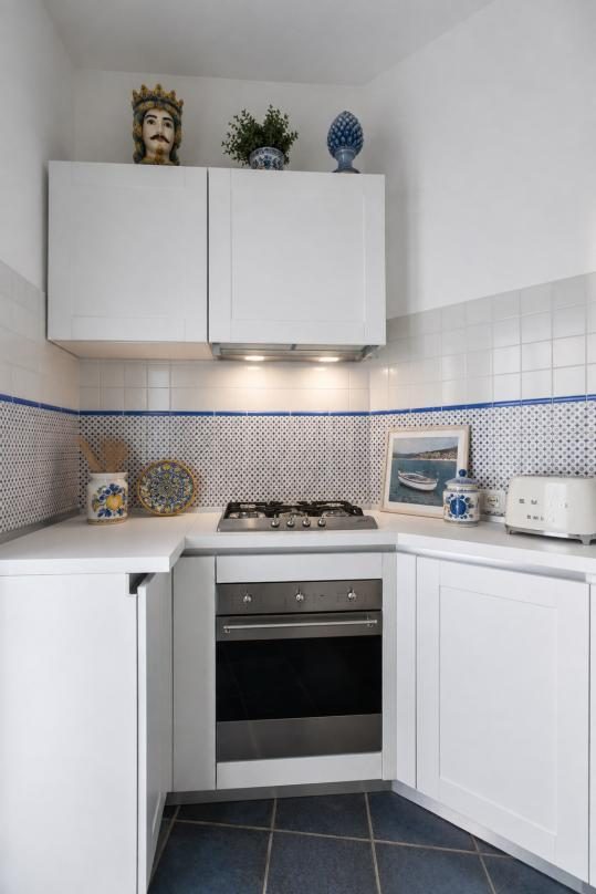Main villa kitchen